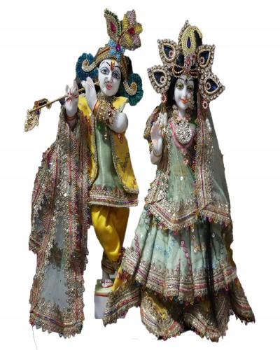 Radha Krishna With Shringar