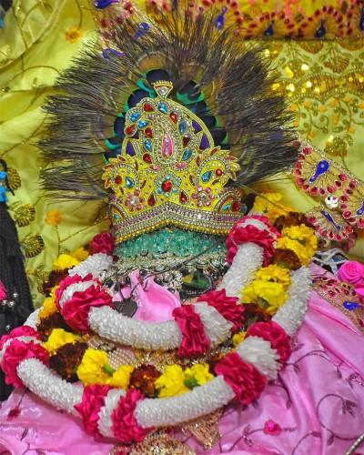 Buy Pink Poshak for Radhaballav Ji with Heavy Pearl Garland