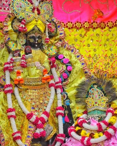 Designer Radhaballav Ji Poshak in Yellow and Gold with Elaborate Jewelry