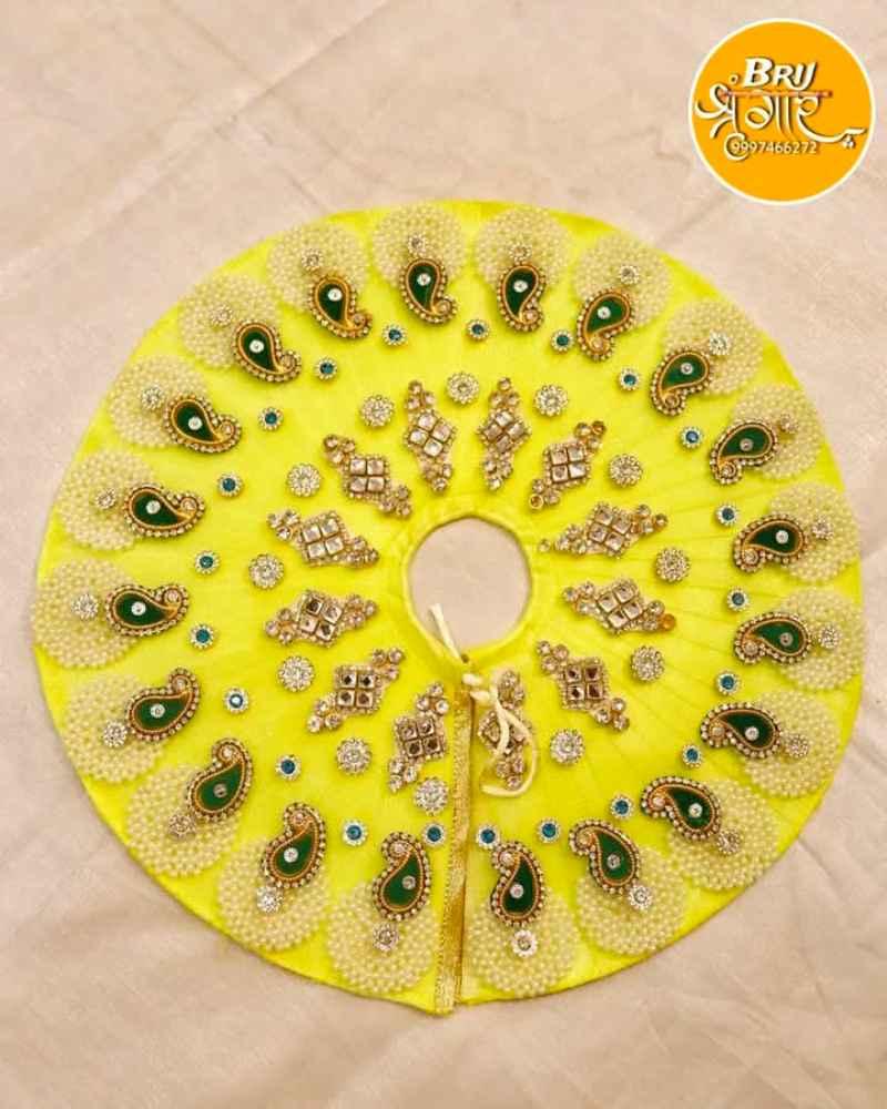 Elegant and Unique Krishna Ji Dresses for Janmashtami Thakur Ji Outfits